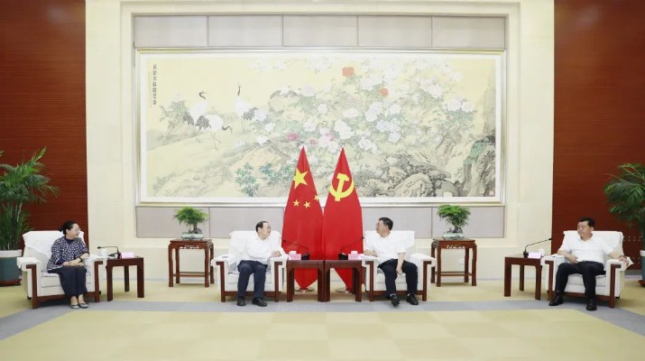 集團(tuán)黨委書(shū)記、董事長(zhǎng)石培文一行拜訪定西市委市政府主要領(lǐng)導(dǎo)