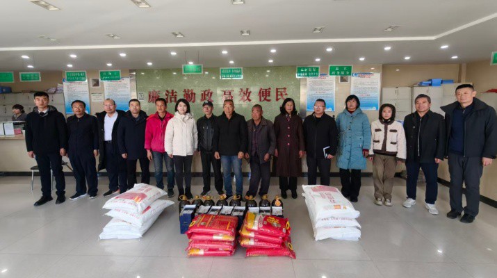 甘肅文旅集團(tuán)新增擴(kuò)圍結(jié)對(duì)干部赴慶陽(yáng)合水縣開(kāi)展關(guān)愛(ài)走訪(fǎng)慰問(wèn)活動(dòng)